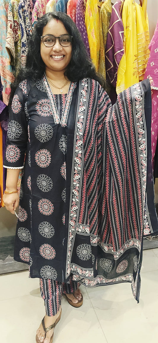 Black Full Suit